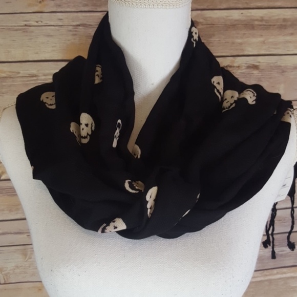 Parsley & Sage Accessories - Skull Scarf